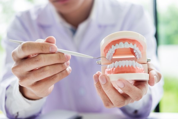 Ways A General Dentist Can Help You Fight Gum Disease