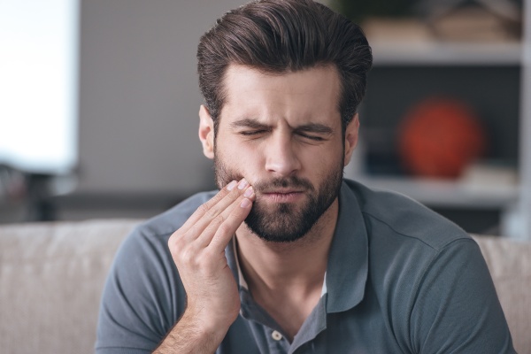 Chipped Tooth Emergency Dental Care