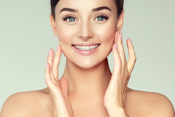 A Comprehensive Guide To Clear Braces For Adults And Teens